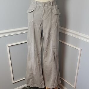 DIVIDED H&M Light Gray Flap Patch Pocket Center Seam Wide Flare Leg Casual Pants
